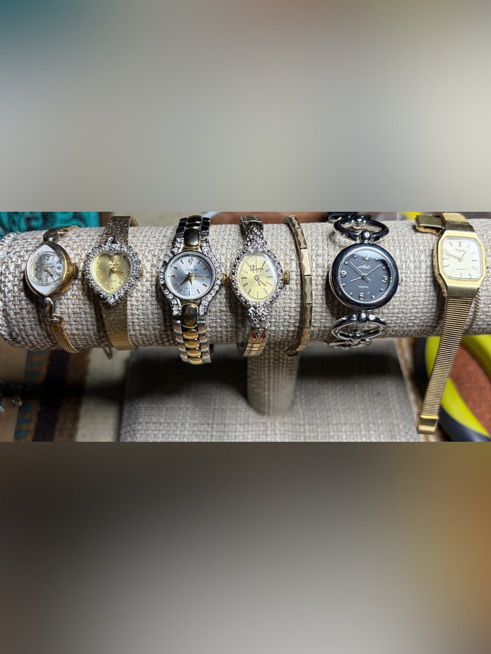 Estate find of vintage  6 watches + 1 band lot As is 7 pieces total